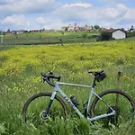 La Casa Rossa Nel Monferrato A Moncucco Torinese