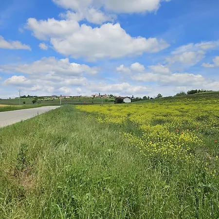 La Casa Rossa Nel Monferrato A Moncucco Torinese