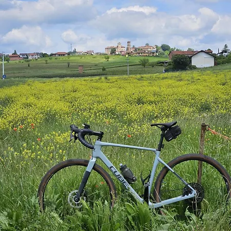La Casa Rossa Nel Monferrato A Moncucco Torinese
