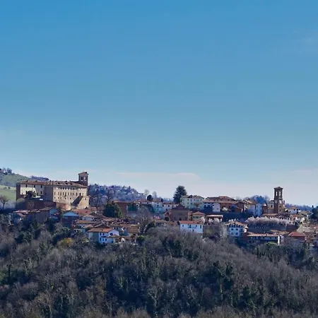 La Casa Rossa Nel Monferrato A Feriehus Moncucco Torinese