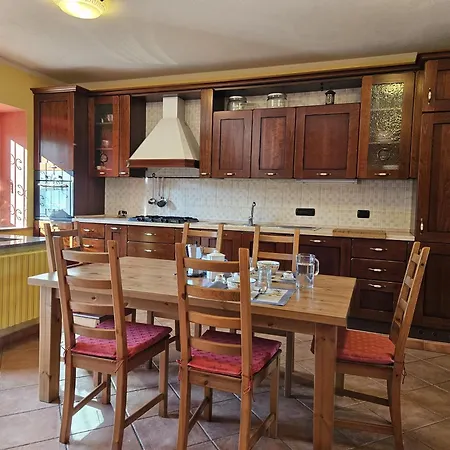 La Casa Rossa Nel Monferrato A Сasa de vacaciones