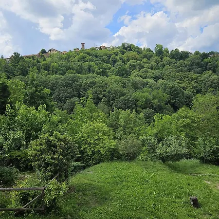 La Casa Rossa Nel Monferrato A