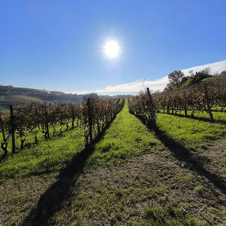 La Casa Rossa Nel Monferrato A Moncucco Torinese