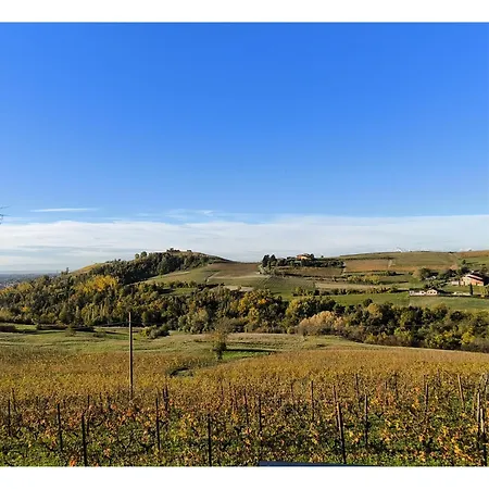 La Casa Rossa Nel Monferrato A Сasa de vacaciones