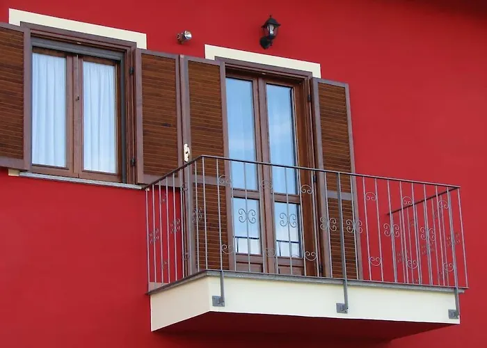 La Casa Rossa Nel Monferrato A Holiday home *