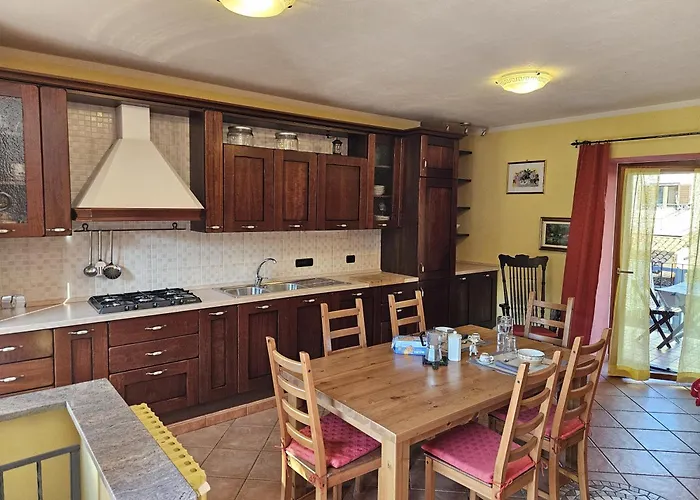 La Casa Rossa Nel Monferrato A Moncucco Torinese